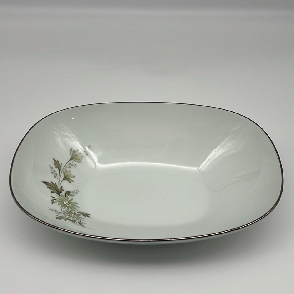Noritake Soroya 6853 Oval Serving Dish Light Green Daisy Simple Floral‎ Pattern